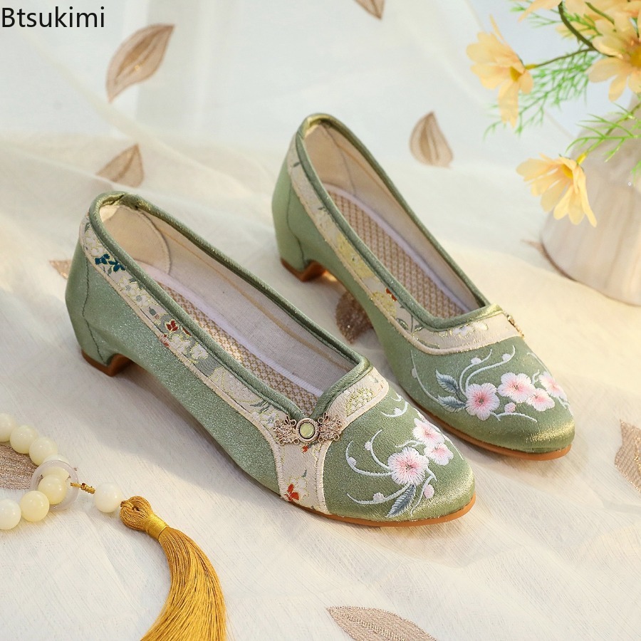 2026 New Women's Shoes Ethnic  - Embroidery Simple 评论和价格