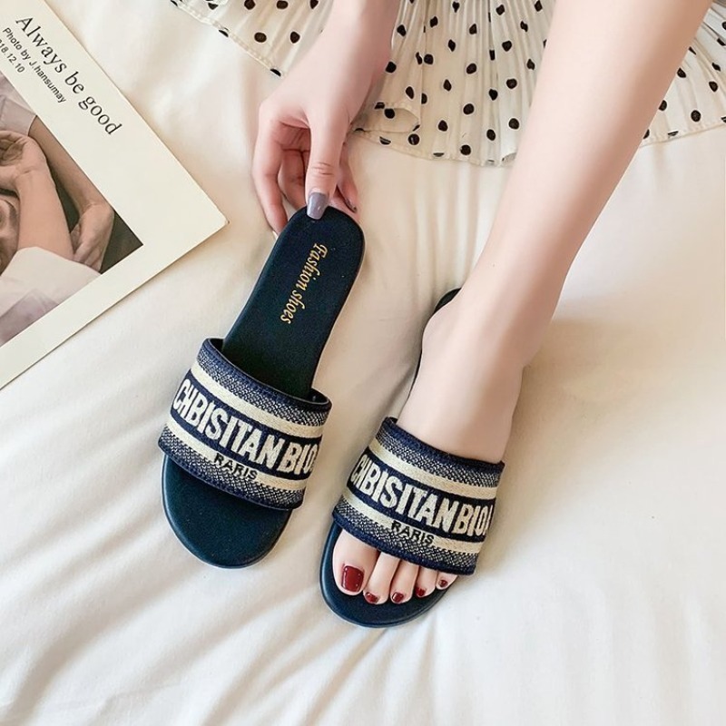 Women's Fashion Flat Slippers  - Embroidery Letter 评论和价格