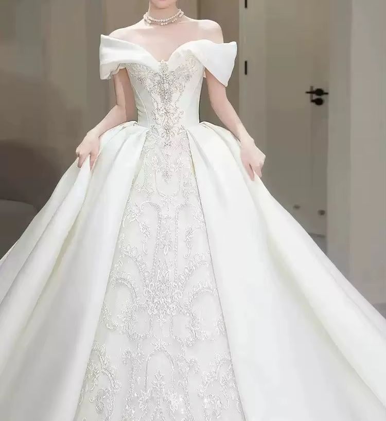 Chic Wedding Dresses Off Shoul - Embroidery Skirt 评论和价格